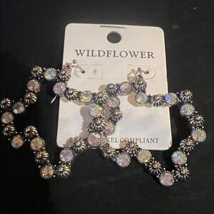 Wildflowers Silver Earrings with Iridescent Gems